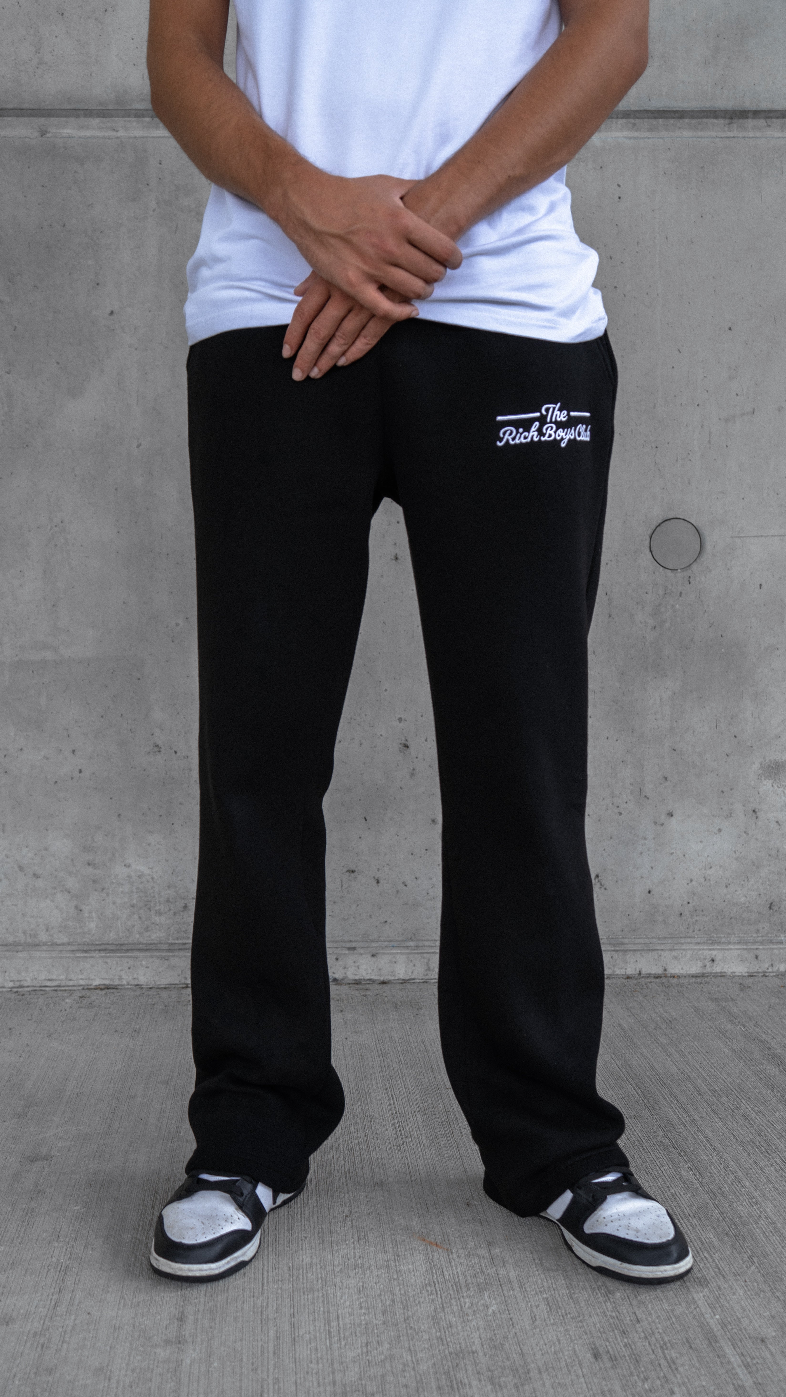 THE RICH BOYS CLUB - OPEN LEG JOGGER