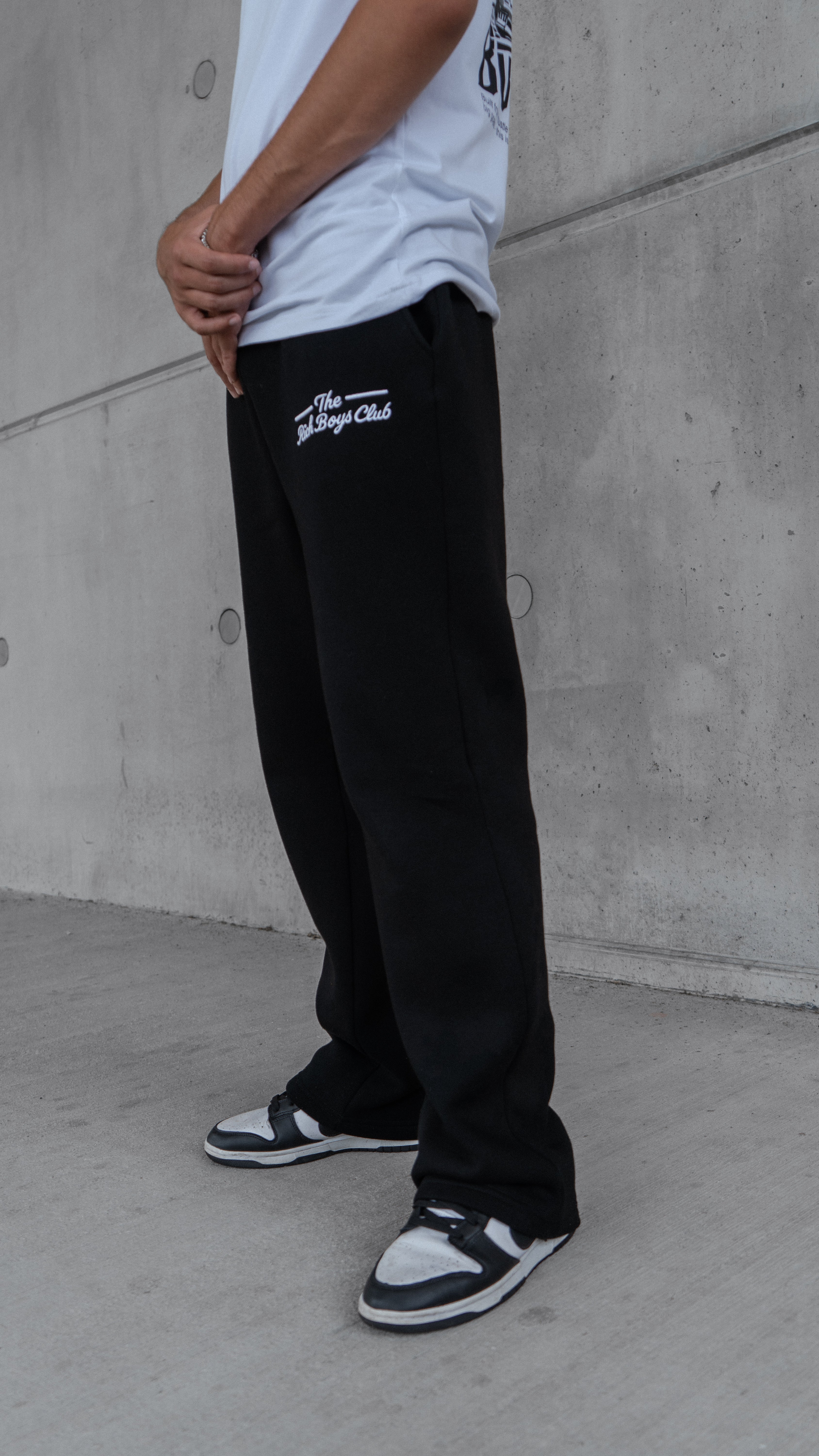 THE RICH BOYS CLUB - OPEN LEG JOGGER