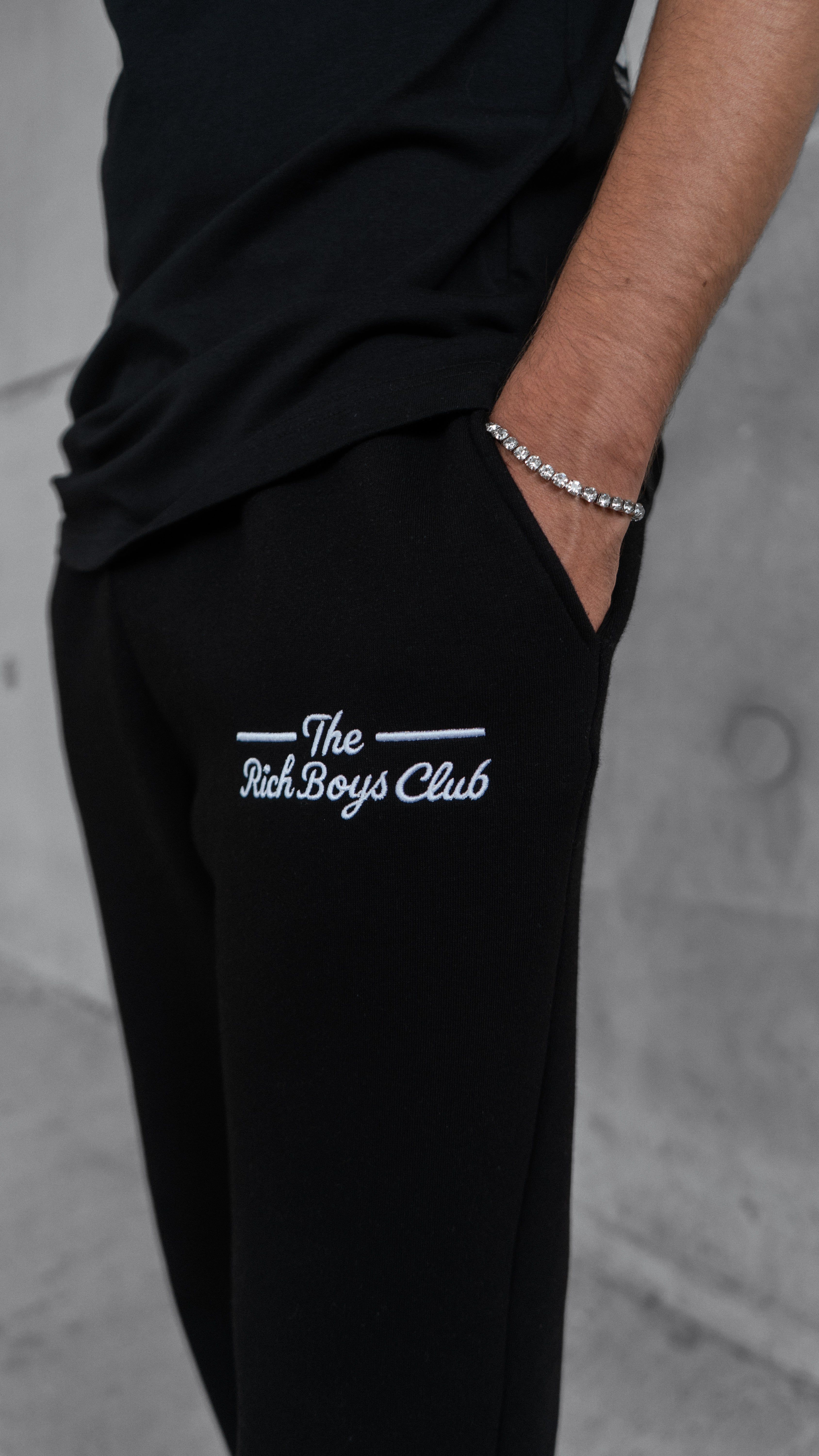 THE RICH BOYS CLUB - OPEN LEG JOGGER